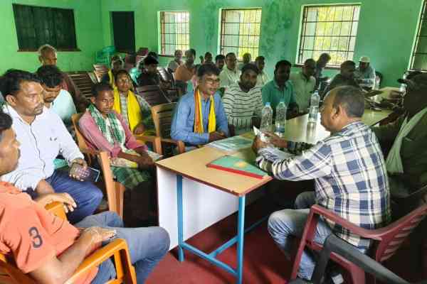 Seraikela: ग्रामसभा में कुरमाली की जगह कुड़मालि शब्द अपनाने पर हुई व्यापक चर्चा