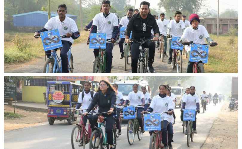 Chakradharpur: झारखंड स्थापना दिवस साइकिल रैली निकाल कर डीसी व एसडीओ पहुंचे केरा मंदिर