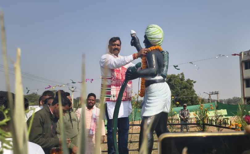 Chaibasa:  जगन्नाथपुर आयुर्वेदिक कॉलेज में भगवान बिरसा मुंडा जयंती सह झारखंड के 25वें स्थापना दिवस पर कायर्क्रम आयोजित