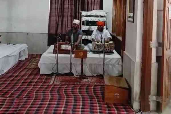 चाईबासा के गुरुद्वारा नानक दरबार में संगरांद पर कीर्तन का आयोजन
