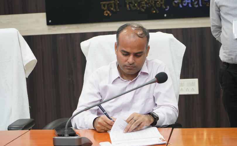 Jamshedpur: मतदान तिथि को सरकारी व निजी क्षेत्र में कार्यरत घाटशिला के सभी मतदाताओं को मिलेगा सवैतनिक अवकाश