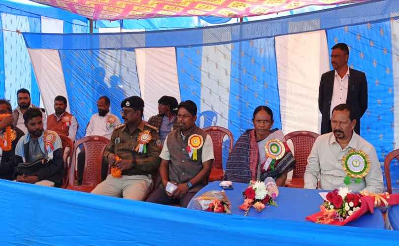 Chakradharpur: टोंटो के पालीसाई में फुटबॉल प्रतियोगिता, मंत्री दीपक बिरुवा व सांसद जोबा माझी ने की शिरकत