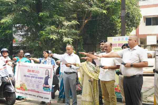 Jamshedpur :  उपायुक्त ने पोषण रथ को दिखाई हरी झंडी,  लोगों को पौष्टिक आहार के लिए जागरूक करने का होगा प्रयास