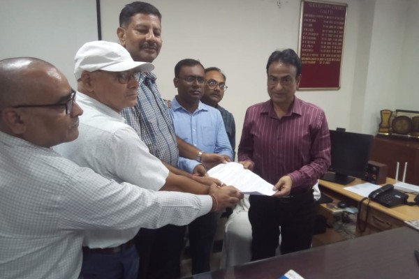 Jamshedpur : बीएसएनएल के प्रधान महाप्रबंधक को ज्ञापन, टीआईपी की अप्रिय टिप्पणी की निंदा