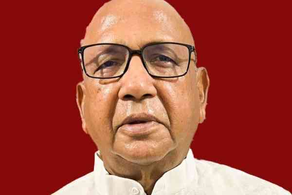Jamshedpur:  पार्किंग शुल्क पर रेलवे के जवाब से संतुष्ट नहीं सरयू राय, उठाए कई सवाल