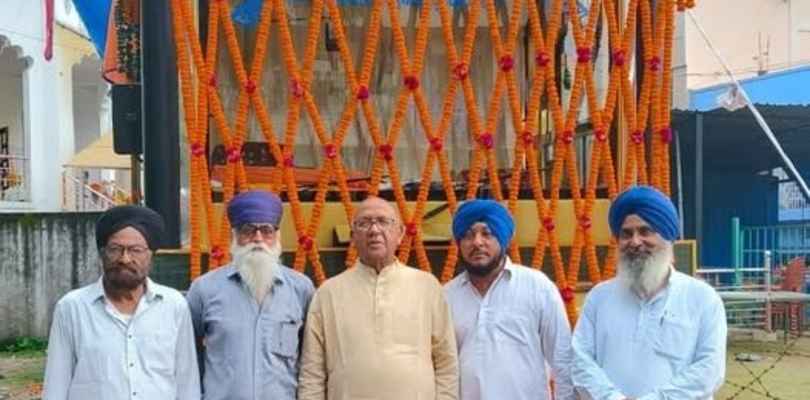 Jamshedpur : रामदासभट्ठा गुरुद्वारे के पास सरयू राय ने शहीदी शताब्दी जागृति यात्रा का स्वागत किया