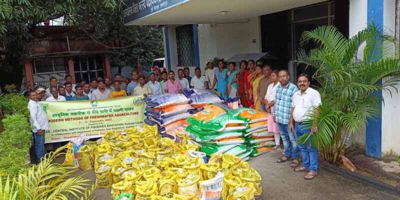 Jamshedpur : प्रशिक्षण शिविर में सिखाया गया मीठे पानी में मछली पालन