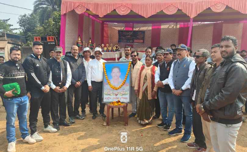 Baharagoda: मानुषमुड़िया में शहीद गणेश हांसदा मेमोरियल क्रिकेट टूर्नामेंट का भव्य आगाज, उद्घाटन मैच में कामना इलेवन विजयी