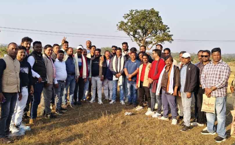 Chakradharpur: अनुमंडल पत्रकार संघ का पुनर्गठन, राजेश्वर पांडेय अध्यक्ष व तारिक अनवर सचिव चुने गए