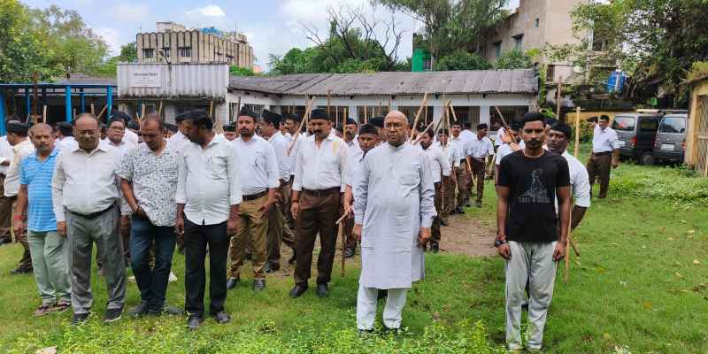 Jamshedpur: राष्ट्रीय स्वयंसेवक संघ के पथ संचलन में शामिल हुए सरयू राय