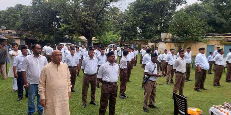Jamshedpur: आरएसएस ने मनाया शस्त्र पूजन एवं विजयादशमी उत्सव, विधायक सरयू राय भी हुए शामिल