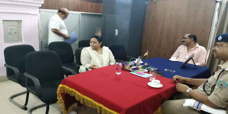 Chaibasa : गांधी जयंती पर डीएलएसए की ओर से मंडल कारा में जेल अदालत और स्वास्थ्य जांच शिविर आयोजित