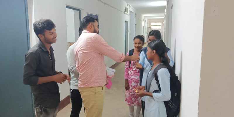 Bahragoda: : बहरागोड़ा महाविद्यालय में अंग्रेजी पीजी की शुरुआत से स्थानीय विद्यार्थियों में खुशी की लहर