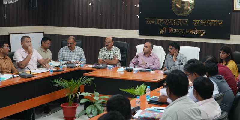 Jamshedpur : जिला निर्वाचन पदाधिकारी ने सभी कोषांगों के प्रभारी पदाधिकारियों के साथ की बैठक
