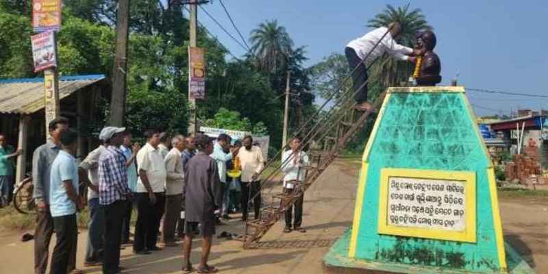 Bahragoda:  खंडामौदा में श्रद्धा और उत्साह के साथ मनाई गई उत्कलमणि पंडित गोपबंधु दास की 149वीं जयंती