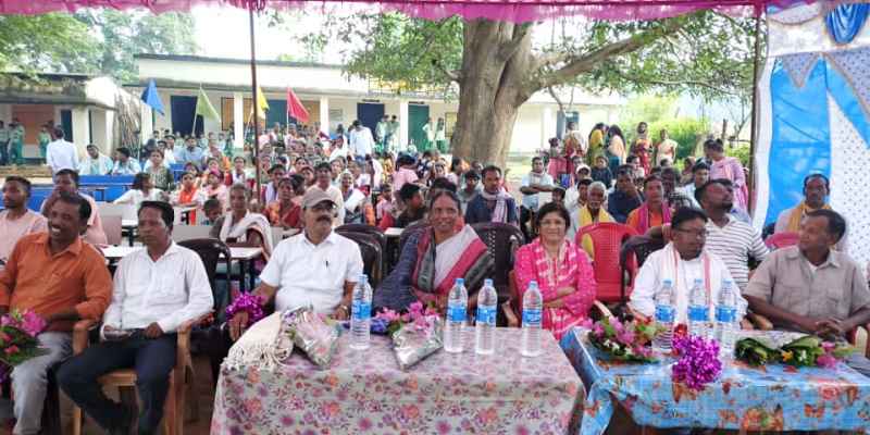 Manoharpur : शिक्षित समाज के निर्माण के लिए बुनियादी ढांचा को मजबूत बनाना होगा : जोबा माझी
