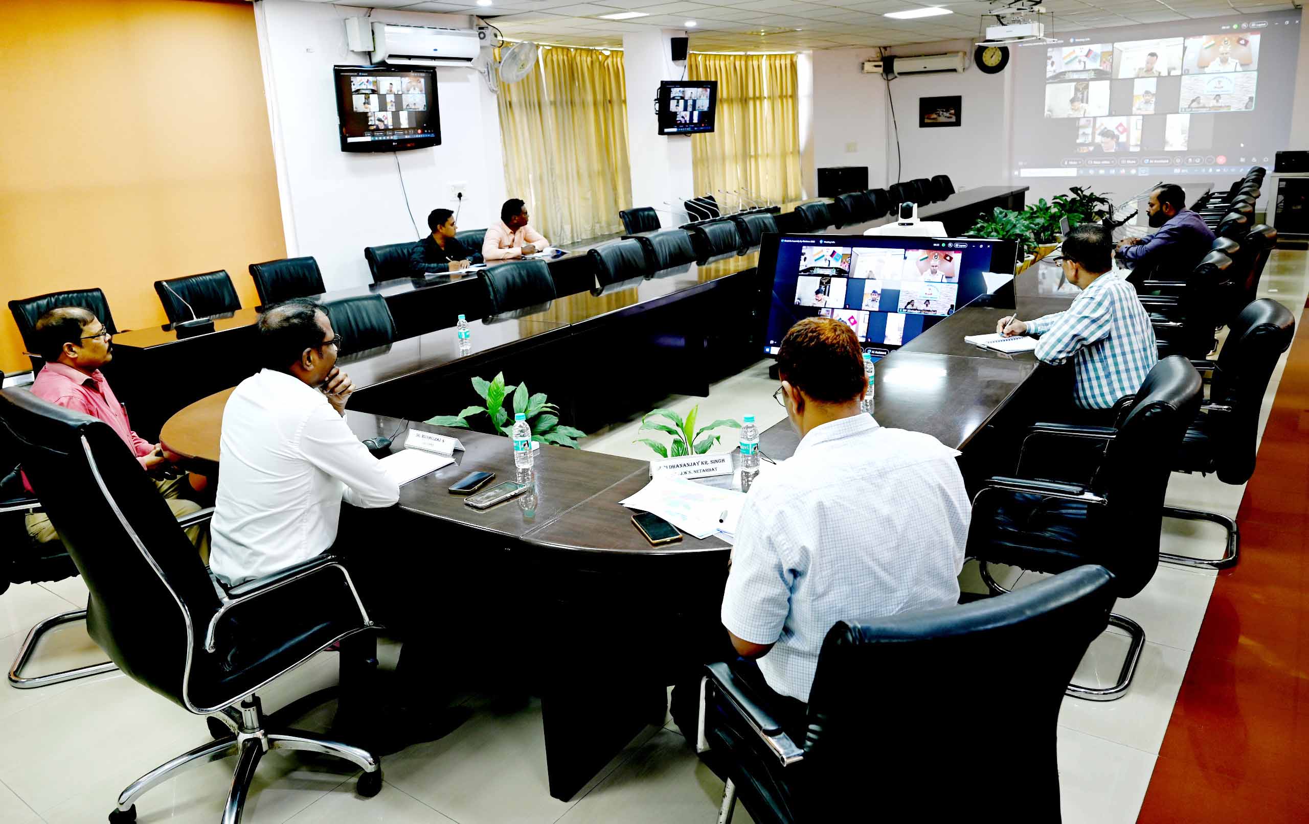 घाटशिला उपचुनाव: शांतिपूर्ण मतदान की तैयारी, झारखंड पुलिस ने की समीक्षा बैठक