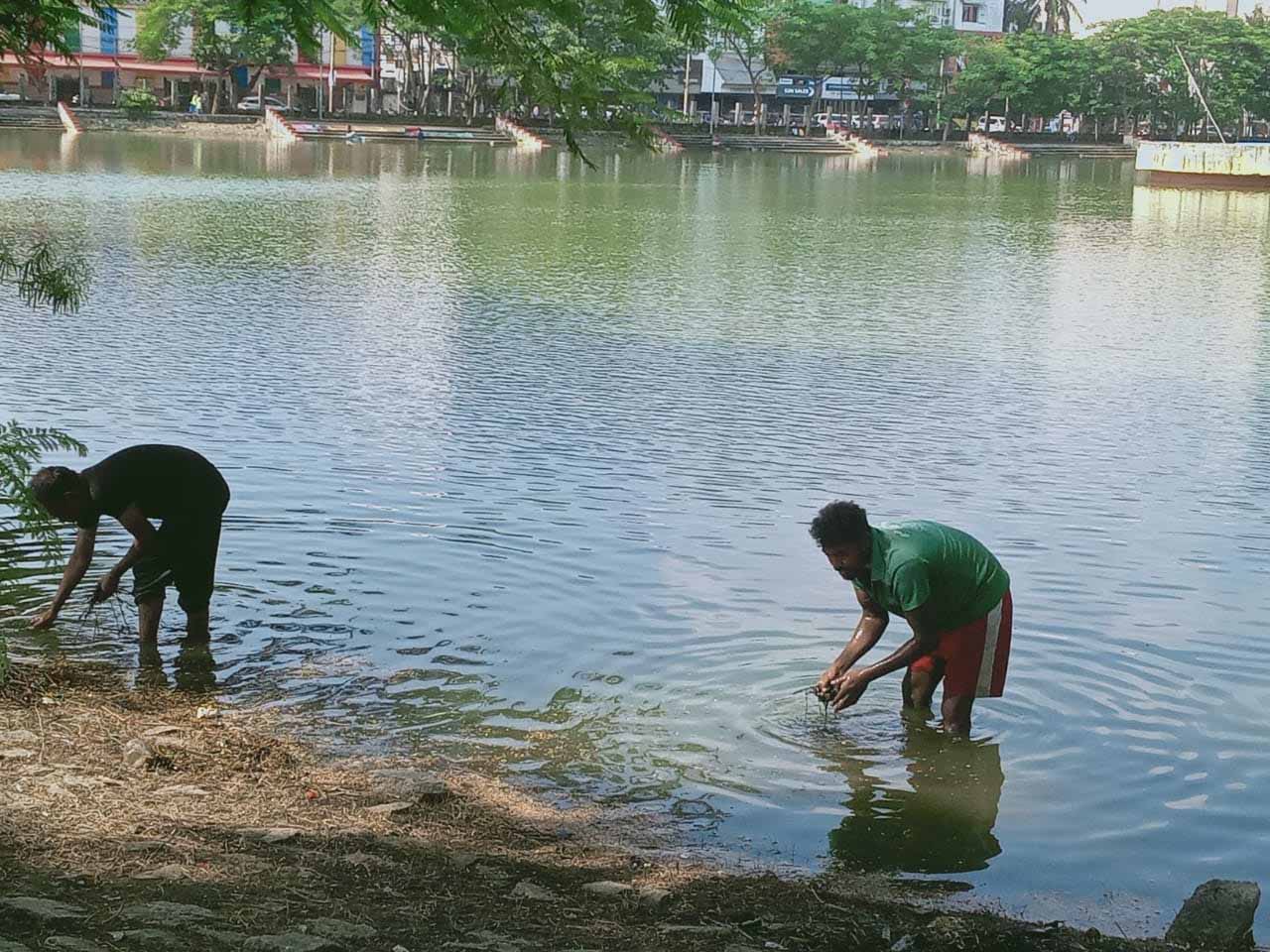 छठ को लेकर तालाबों की सफाई में जुटा रांची नगर निगम