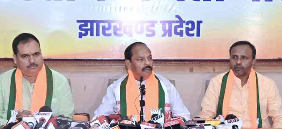 आदिवासी मुख्यमंत्री के रहते आदिवासी समाज पेसा से वंचितः रघुवर दास