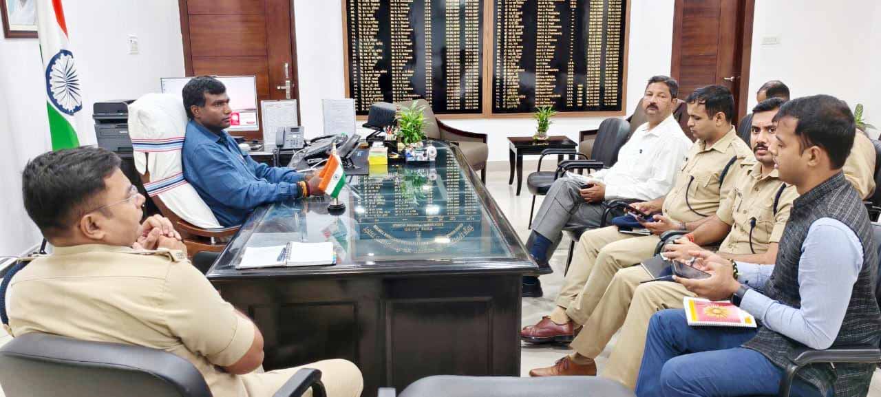 रांची : आगामी त्योहारों में सुरक्षा व होमगार्ड परीक्षा को लेकर बैठक