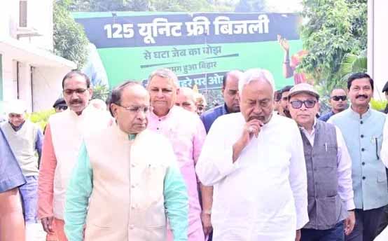 मतदान के बीच बिहार में हलचल तेज, ललन सिंह के घर पहुंचे CM नीतीश