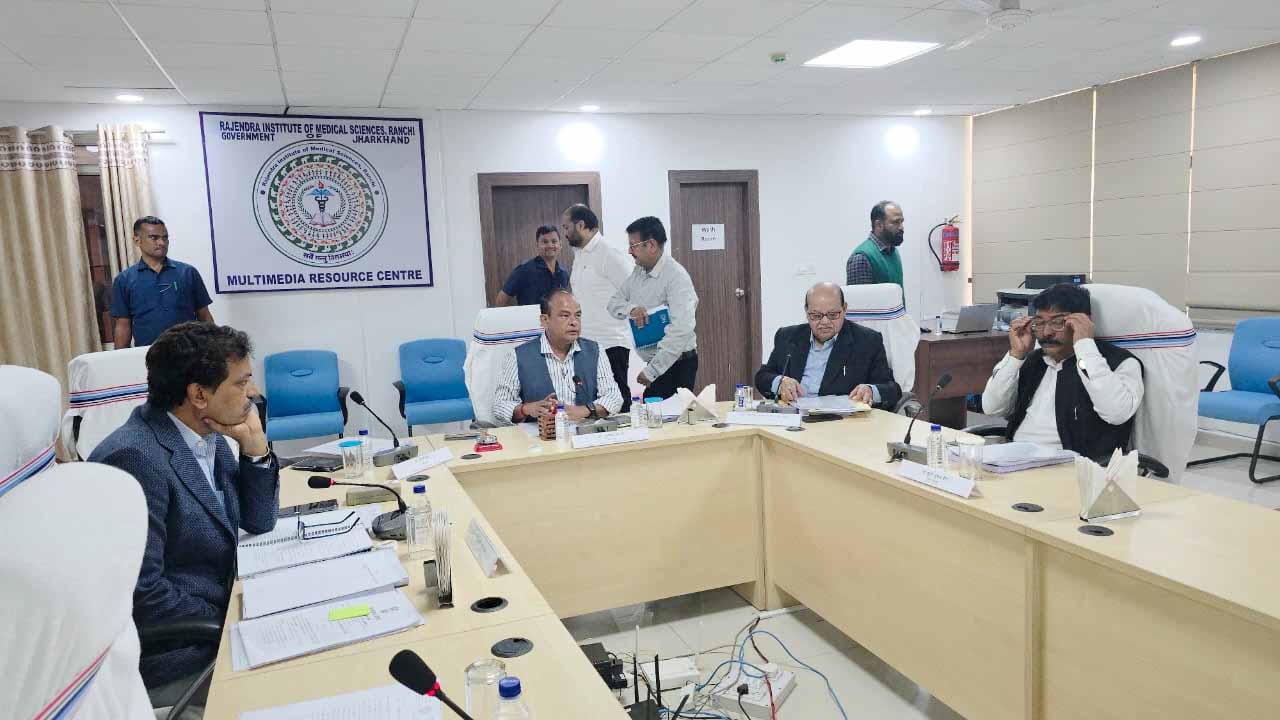 RIMS जीबी बैठक में टकराव के सुर, संजय सेठ बोले– मंत्री-निदेशक विवाद से बिगड़ रही व्यवस्था