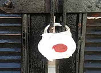 रांची नगर निगम ने नक्शा उल्लंघन के कारण अपर बाजार में भवन किया सील