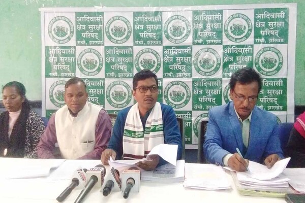 अबुआ सरकार ने पेसा कानून के बजाय JPRA को ही नया नाम देकर अनुसूचित क्षेत्रों पर थोप दिया: ग्लैडसन