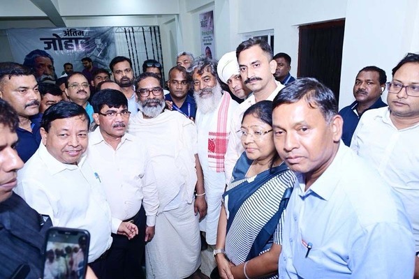 झारखंड प्रशासनिक सेवा संघ ने दिशोम गुरु को श्रद्धांजलि अर्पित की