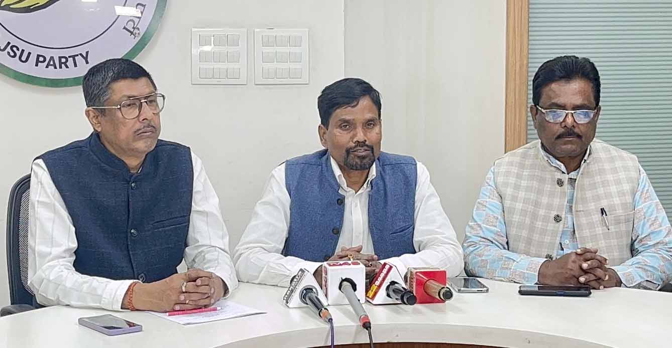 आजसू ने झारखंड सरकार पर साधा निशाना, कहा- 6 वर्षों में राज्य 25 वर्ष पीछे चला गया