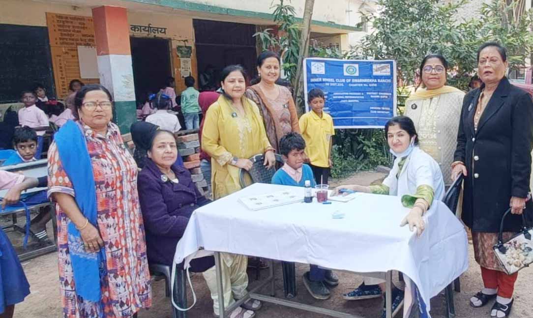 इनर व्हील क्लब ऑफ स्वर्णरेखा ने लगाया डेंटल चेकअप कैंप