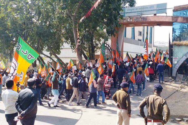 रांची बच्चा लापता केस: पुलिस की धीमी कार्रवाई से नाराज BJP ने किया SSP कार्यालय का घेराव