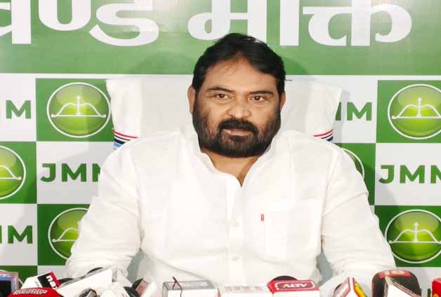 आदिवासी नेतृत्व से असहज भाजपा, विदेश दौरों पर आरोप निराधार: विनोद पांडेय