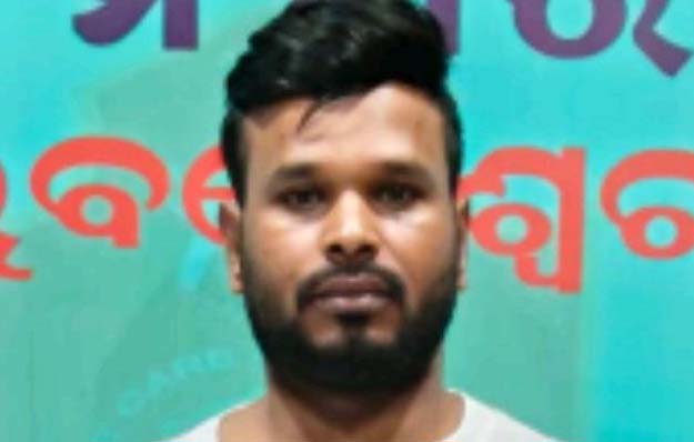 सेना में फर्जी भर्ती कराने वाला पूर्व सैनिक भुवनेश्वर में गिरफ्तार