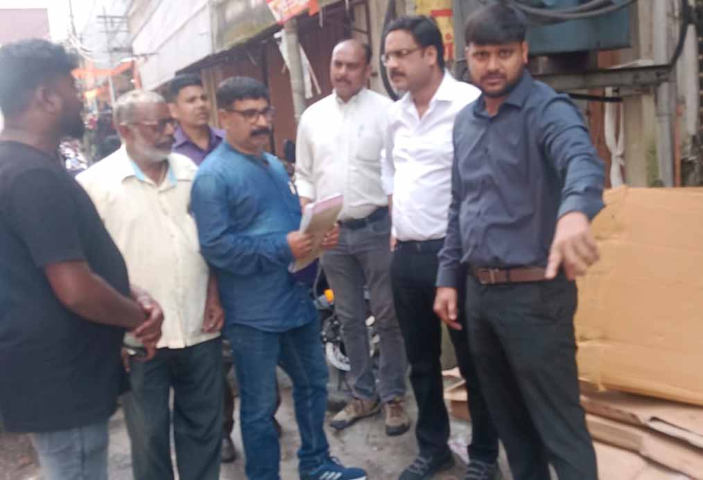 नगर निगम का अभियान, 6 दुकानों पर 18 हजार का जुर्माना