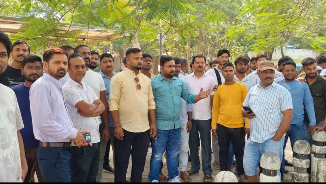 रांची: ओला-ऊबर-रैपिडो ड्राइवरों की अनिश्चितकालीन हड़ताल, कंपनी पर मनमानी का आरोप