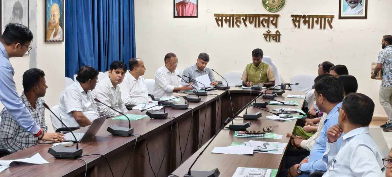 रांची : सदर अस्पताल की सेवाओं को बेहतर बनाने के लिए प्रबंधन ने की बैठक