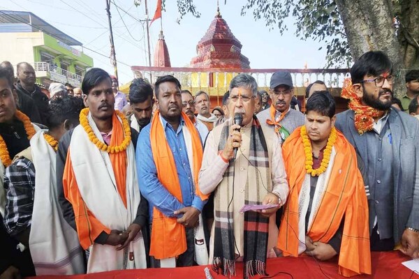 भाजपा प्रदेश अध्यक्ष आदित्य साहू ने रजरप्पा मंदिर में की पूजा-अर्चना