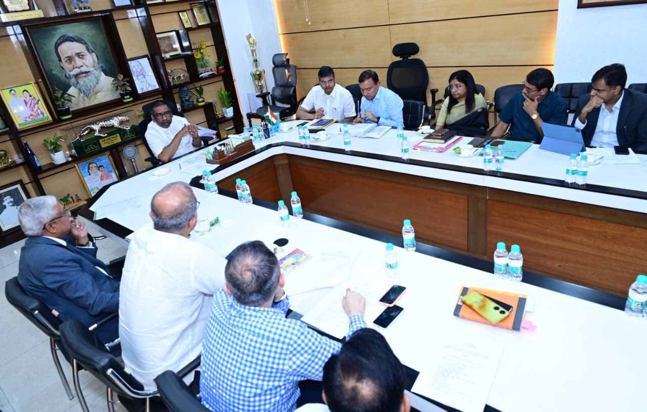 सीएम ने अफसरों संग किया पेसा नियमावली पर मंथन