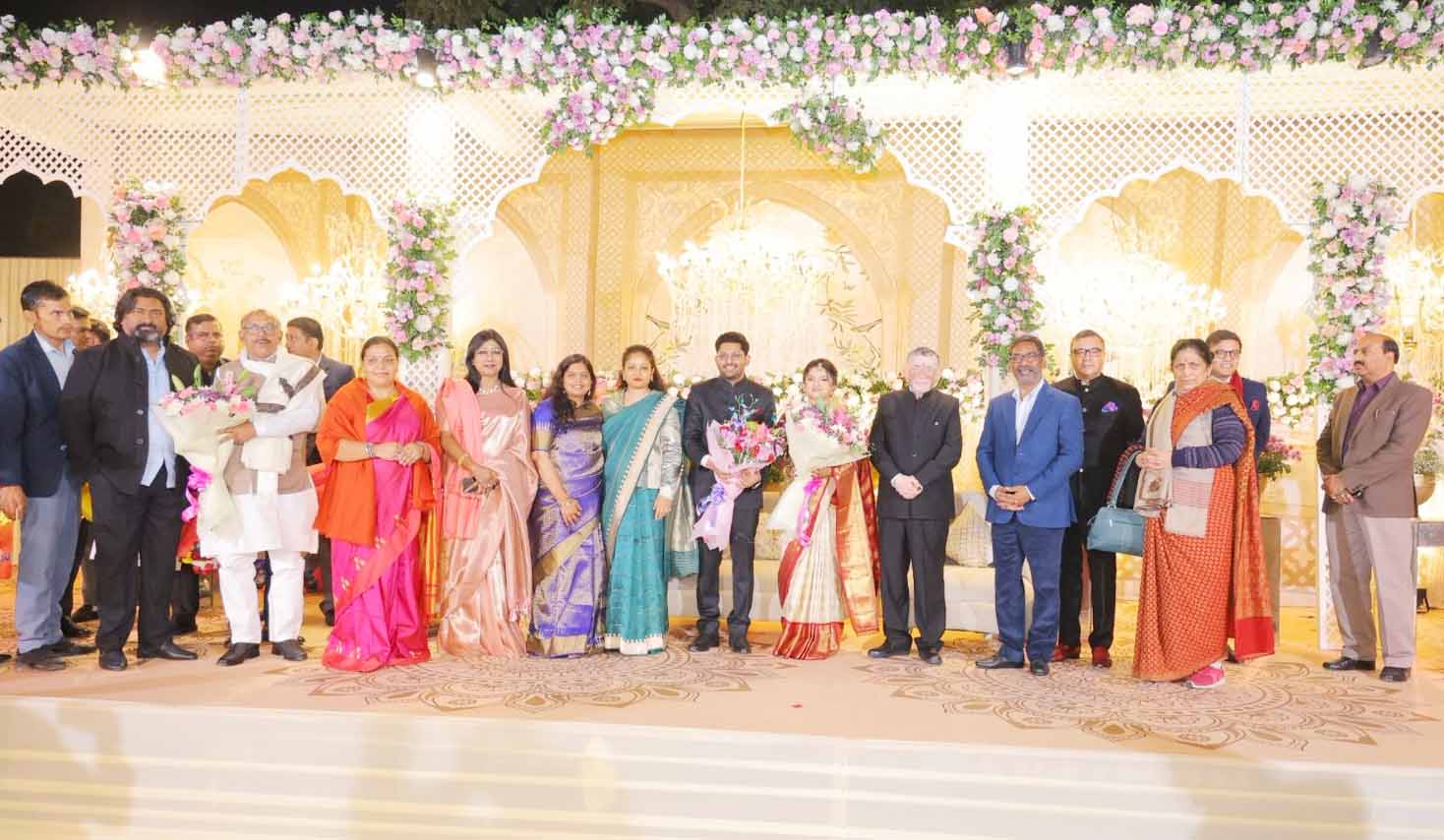 सीएम व विधायक ने राज्यपाल के पुत्र के विवाह समारोह में दी शुभकामनाएं