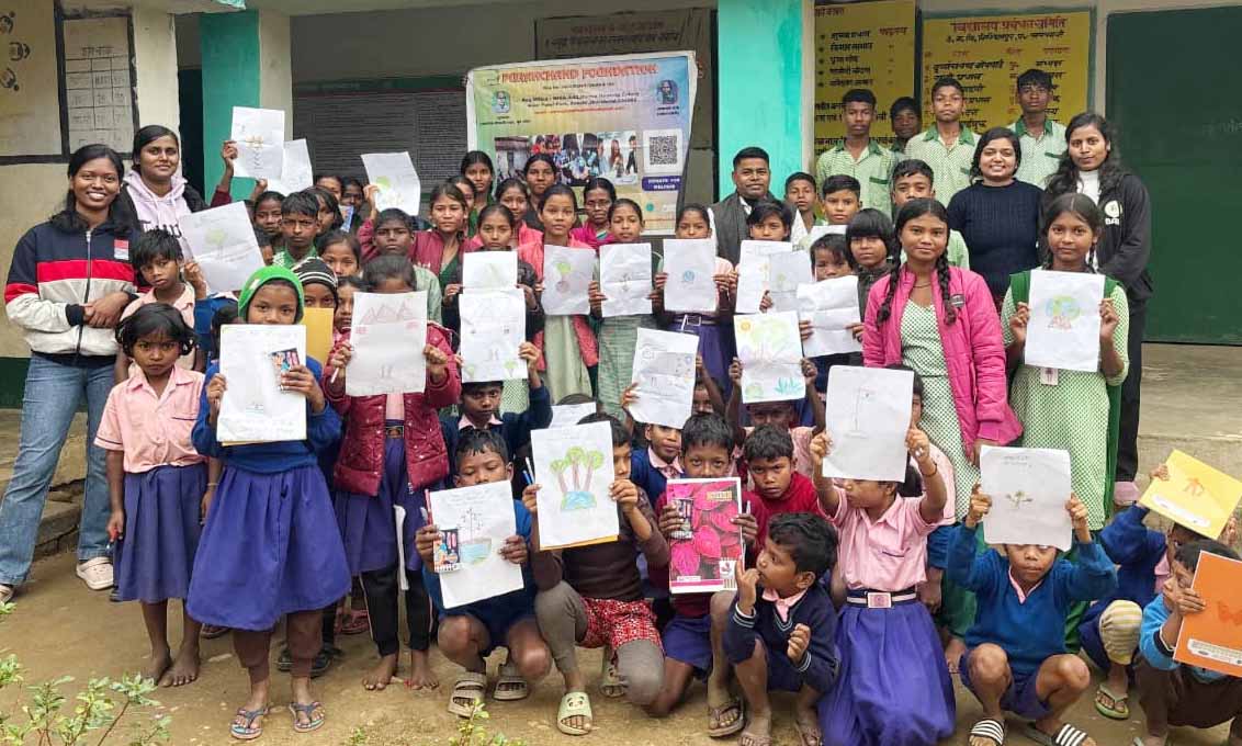 चाईबासा में पूरनचंद फाउंडेशन का सराहनीय प्रयास, बच्चों को शिक्षा के प्रति किया प्रेरित