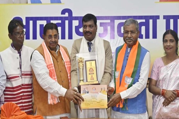 आनंद विजय लकड़ा ने स्टार्टअप व नवाचार में झारखंड का लहराया परचम