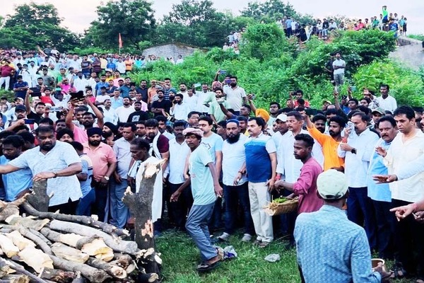 पंचतत्व में विलीन हुए शिक्षा मंत्री रामदास सोरेन
