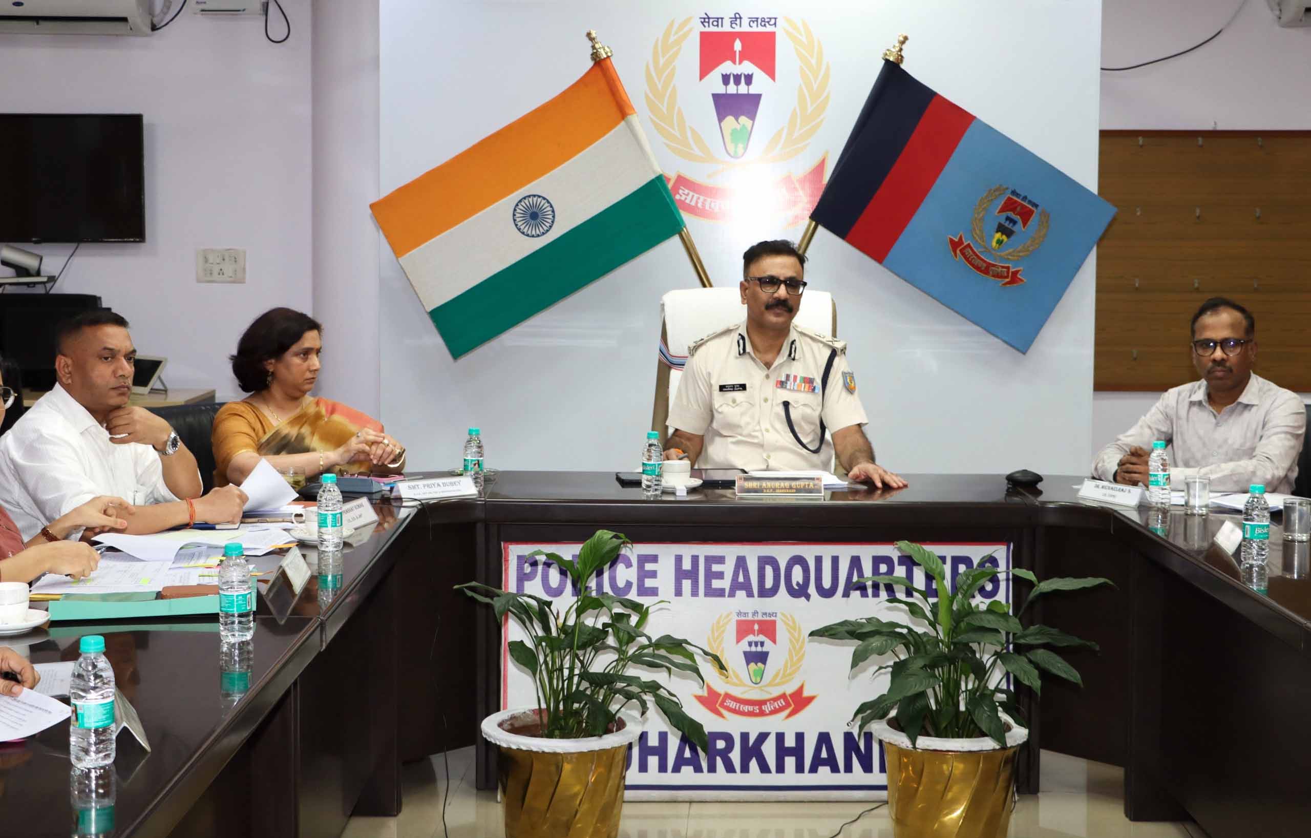 डीजीपी ने दुर्गा पूजा की तैयारियों की समीक्षा की