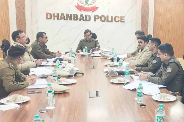धनबाद: संगठित अपराधों पर नकेल व अवैध गतिविधियों पर लगाए अंकुश- IG