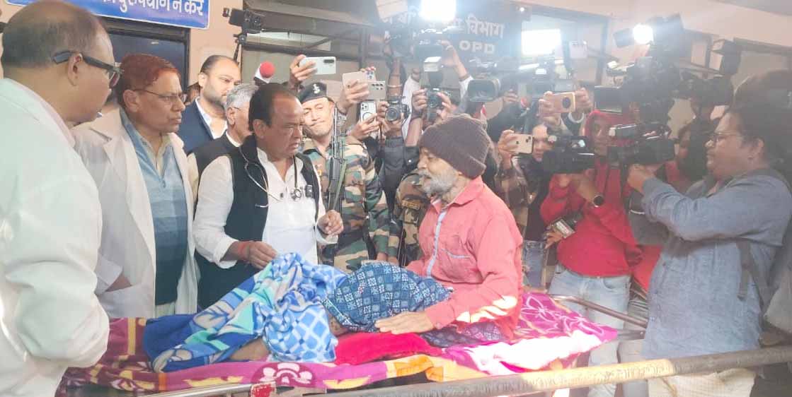 रिम्स पहुंचे डॉ इरफान अंसारी, कई खामियां उजागर, सख्त निर्देश दिए