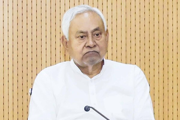 हिजाब विवाद : सीएम नीतीश कुमार के खिलाफ रांची में शिकायत