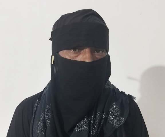 बुर्का पहन कर घूम रहे व्यक्ति को पुलिस ने किया गिरफ्तार