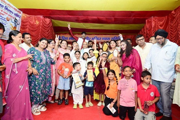 कृष्णजन्मोत्सव पर आयोजित प्रतियोगिता में भावानश पोद्दार को मिला प्रथम पुरस्कार