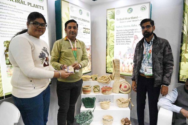 IITF में झारखंड की हरित अर्थव्यवस्था का प्रदर्शन, सिसल-जूट उत्पादों ने खींचा ध्यान